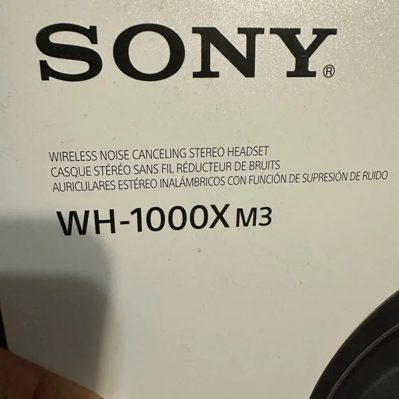 New Sony Wh-1000xm3 Wireless Noise-Canceling Over-Ear Headphones